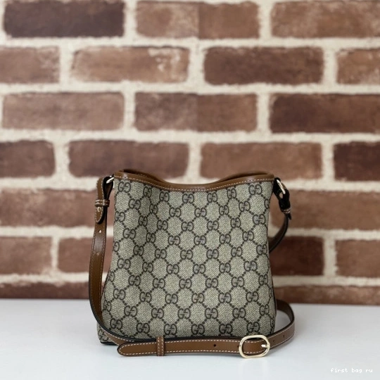 First bag ru GG bag Emblem Gucci bucket mini 0714
